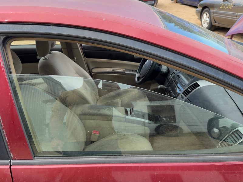 2004-2009 Toyota Prius Front Door Glass/Window RH