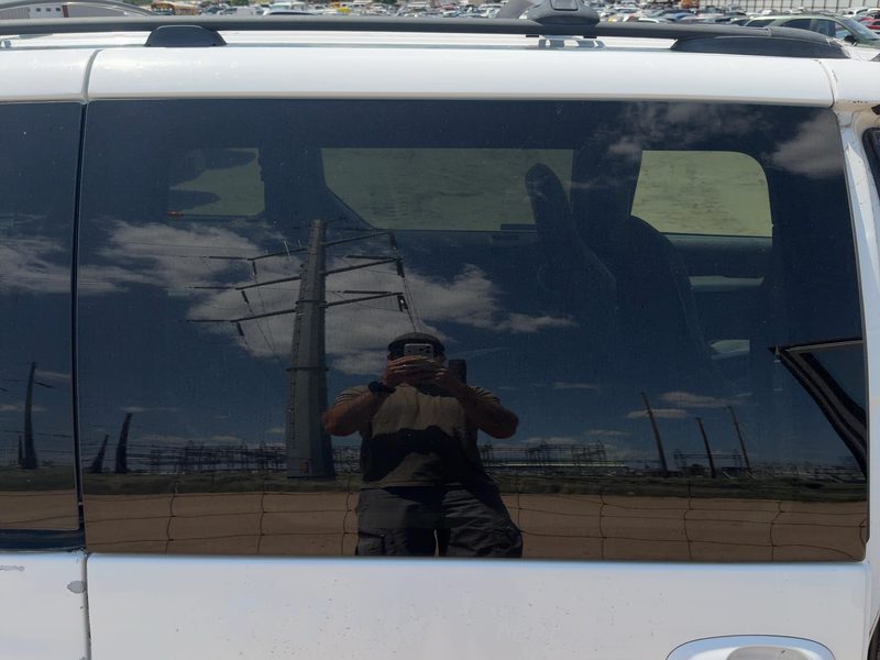 1996-2000 Chrysler Town & Country Rear Door Glass/Window RH