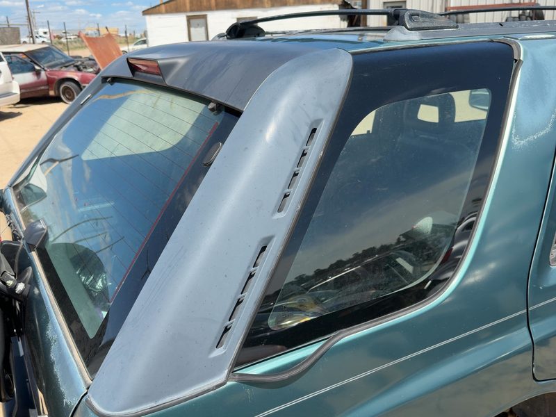 1995 Isuzu Rodeo Quarter Panel Moulding RH