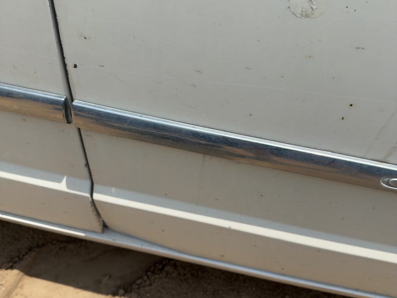 2010-2016 Chrysler Town & Country Front Door Moulding RH