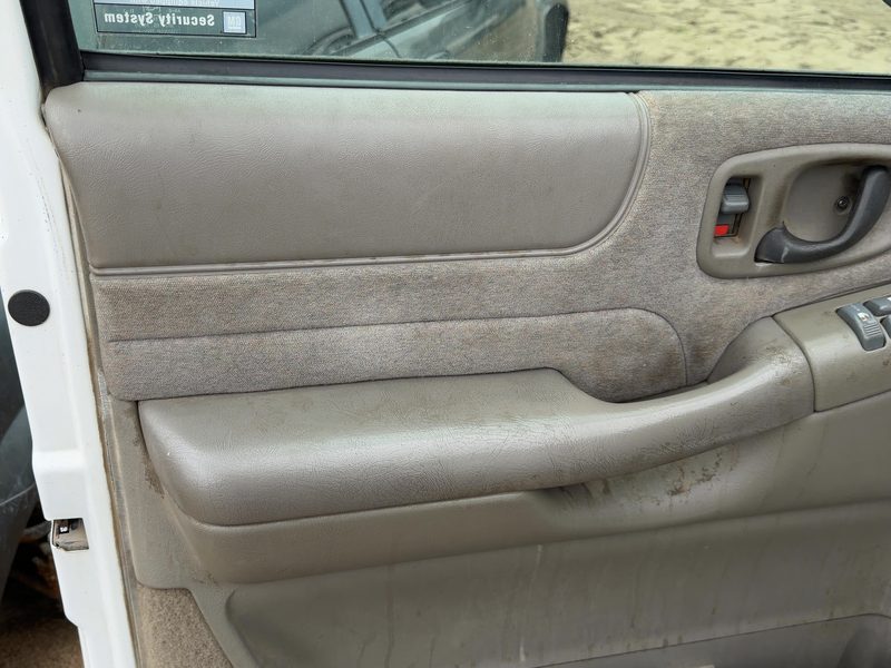 1998-2001 Blazer S10/jimmy S15 Front Door Trim Panel LH