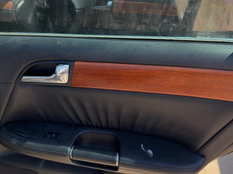 2006-2007 Infiniti M35 Rear Door Trim Panel RH