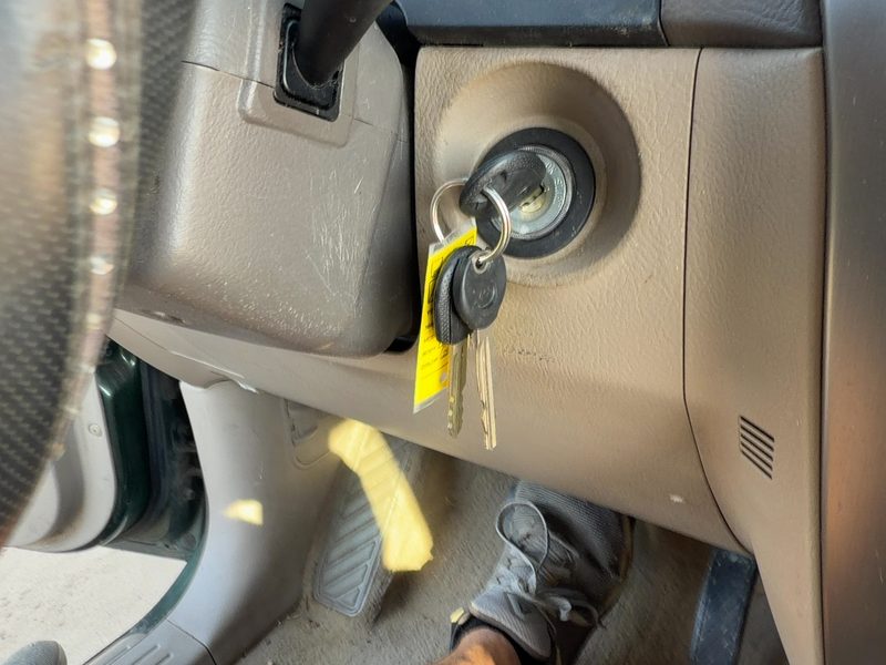 2003-2009 Kia Sorento Dash Panel