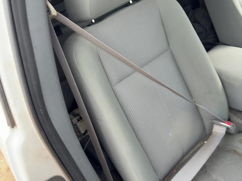 2005-2011 Dodge Dakota (mid-size) Front Seat Belt RH