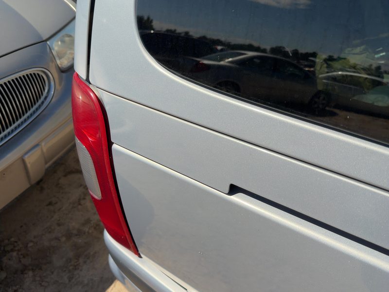 2000 Chevrolet Venture Quarter Panel Moulding RH