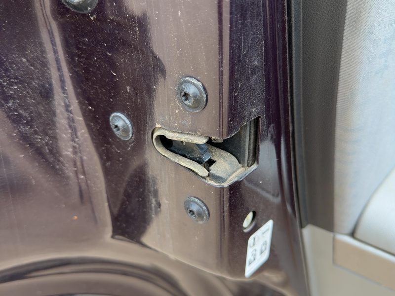 2005-2008 Chevrolet Equinox Rear Door Latch LH