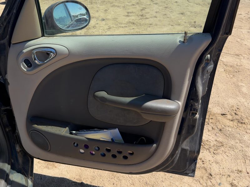 2001-2002 Pt Cruiser Front Door Trim Panel RH