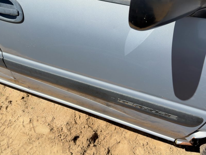 1997-2005 Chevrolet Venture Front Door Moulding RH