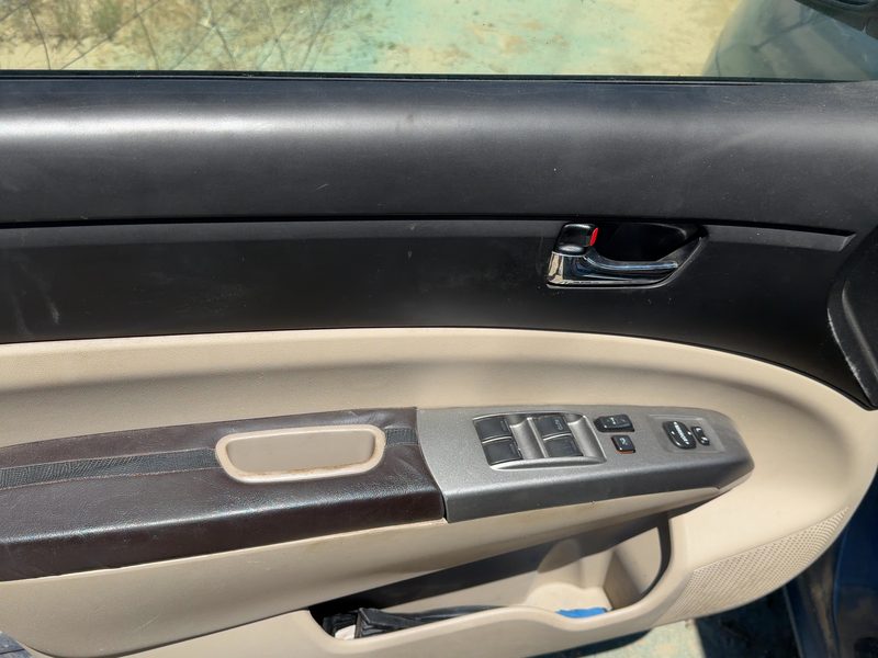 2004-2005 Toyota Prius Front Door Trim Panel LH