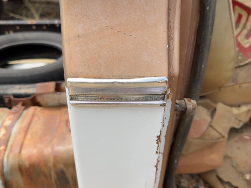 1980 Chevrolet Pickup 20 Series Quarter Panel Moulding RH