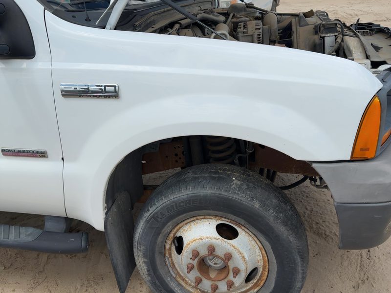 1999-2007 Ford F350 Super Duty Pickup Fender RH
