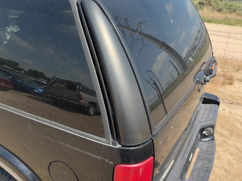 2001 Blazer S10/jimmy S15 Quarter Panel Moulding LH