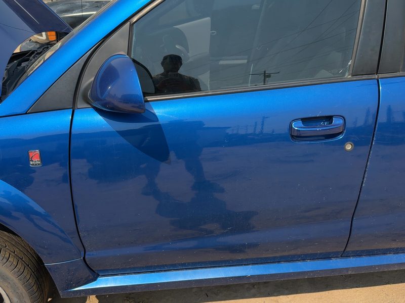2002-2005 Saturn Vue Front Door LH