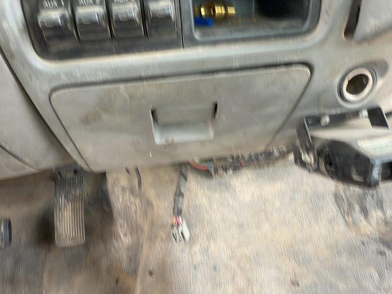 2005-2007 Ford F350 Super Duty Pickup Dash Panel