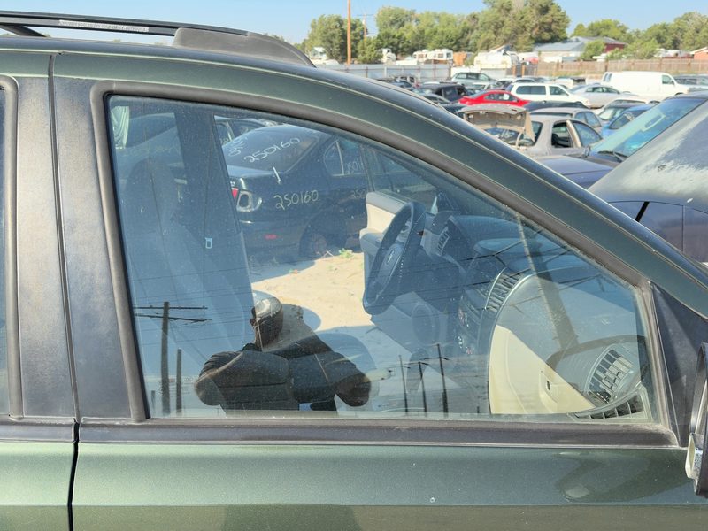 2003-2009 Kia Sorento Front Door Glass/Window RH