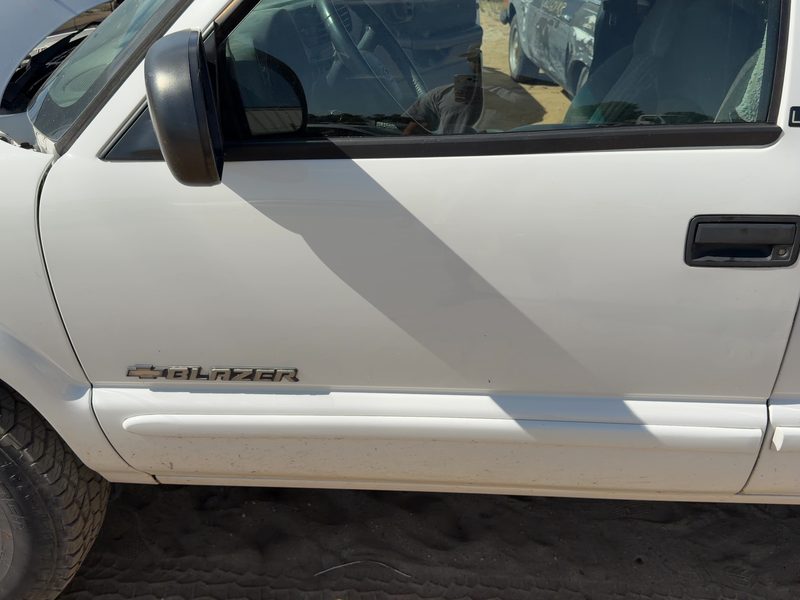 1998-2005 Blazer S10/jimmy S15 Front Door LH