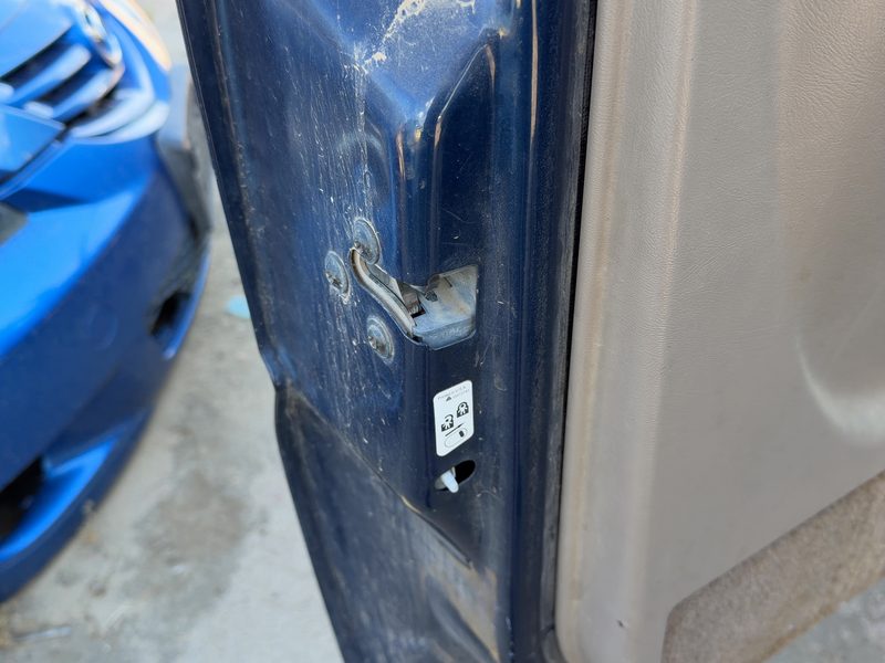 2000-2007 Chevy/gmc Suburban 1500 Series Rear Door Latch LH