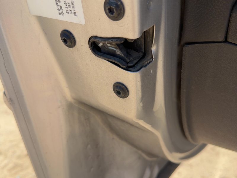 2005-2010 Pontiac G6 Front Door Latch LH