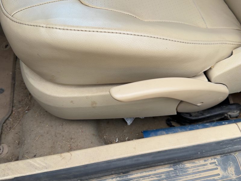 2007 Volkswagen Beetle (type 1) Seat Track LH