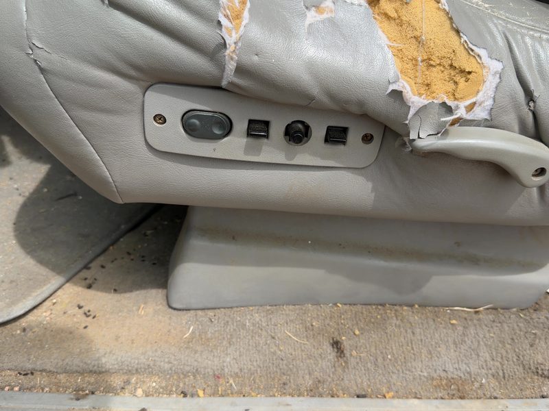 1997 Chevrolet Pickup 1500 Series Seat Track LH
