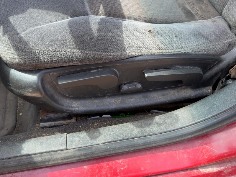 2008 Chevrolet Impala (80 & Up) Seat Track LH