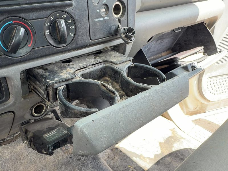 2005-2007 Ford F350 Super Duty Pickup Dash Panel