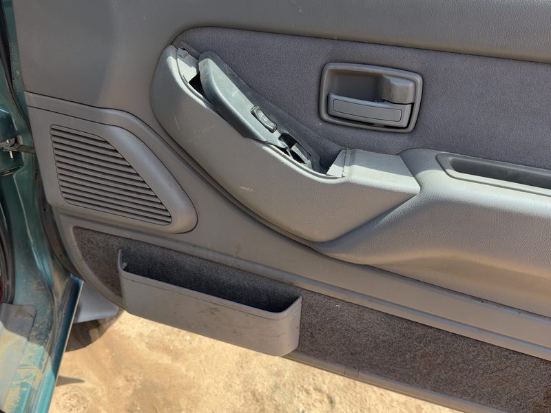 1995 Isuzu Rodeo Front Door Trim Panel RH