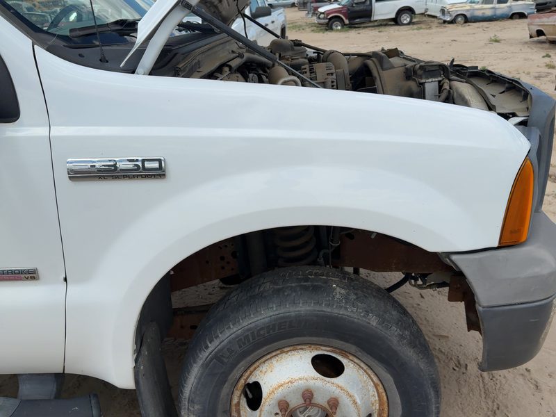 1999-2007 Ford F350 Super Duty Pickup Fender RH