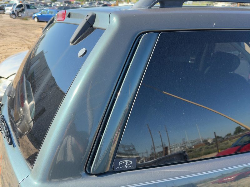 2002 Jeep Grand Cherokee Quarter Panel Moulding RH