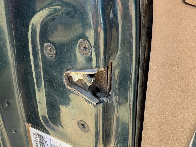 1994 Explorer Front Door Latch LH