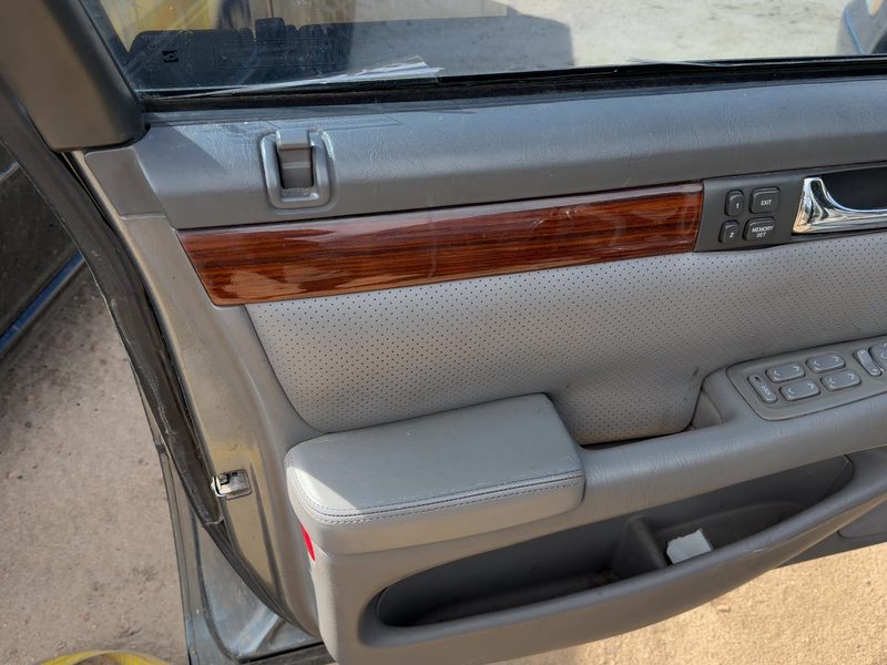 2001-2004 Cadillac Seville Front Door Trim Panel LH