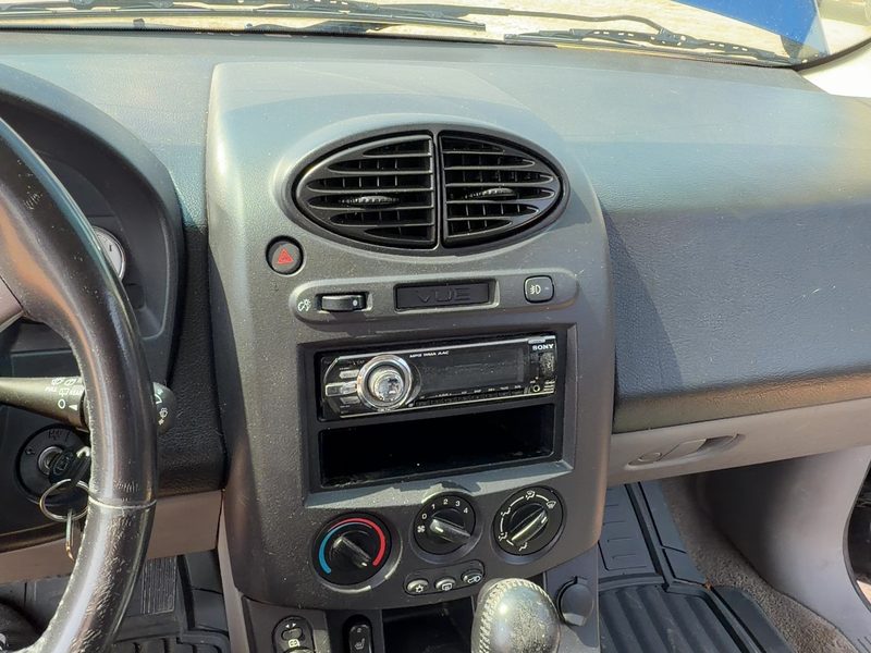 2004-2005 Saturn Vue Dash Panel
