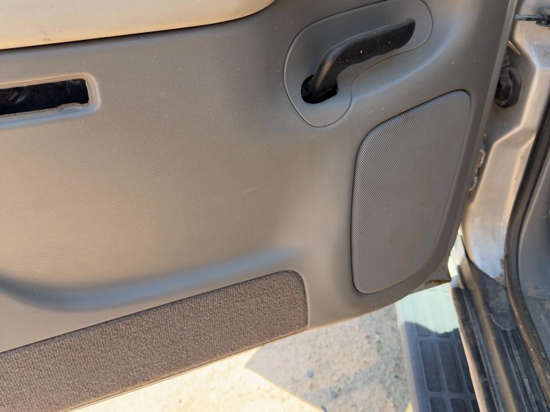 2005 Chevy/gmc Suburban 1500 Series Rear Door Trim Panel LH