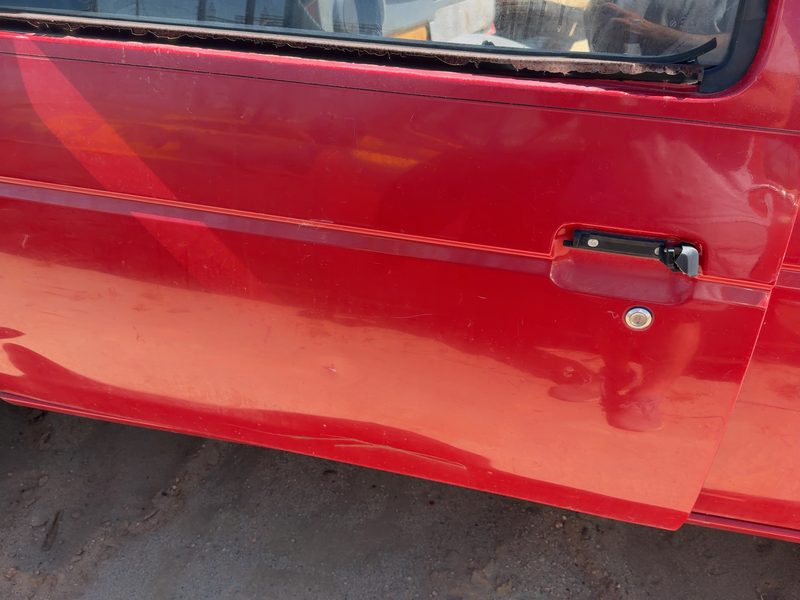 1986-1995 Nissan Pathfinder Front Door LH