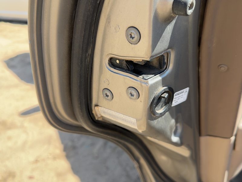 1997-2001 Toyota Camry Rear Door Latch LH