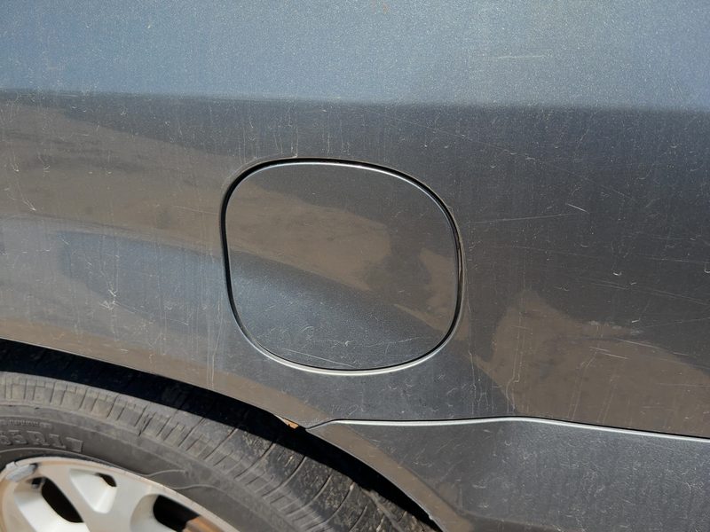 2001-2004 Acura Mdx Fuel Tank Door