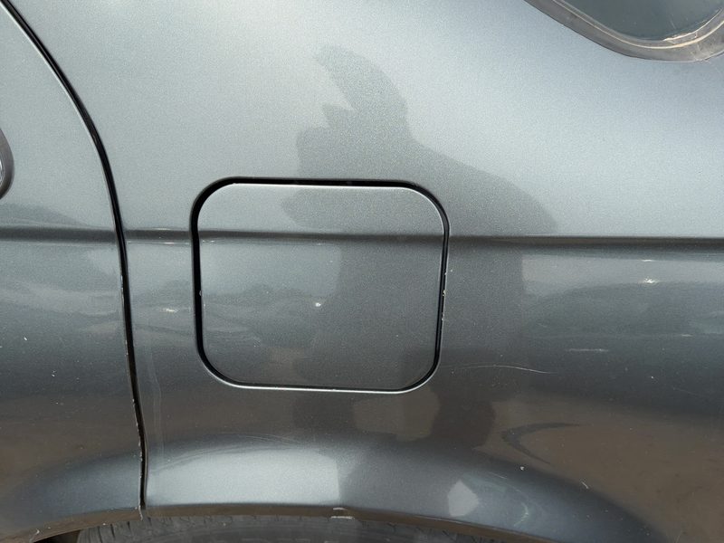 1998-2004 Cadillac Seville Fuel Tank Door