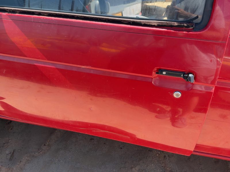 1986-1995 Nissan Pathfinder Front Door LH