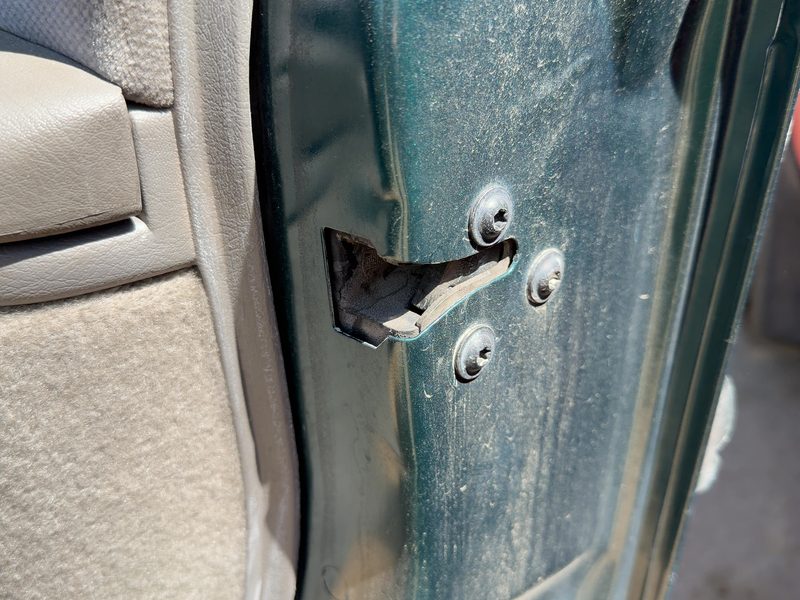 1993-2004 Lumina (also See Lumvan) Front Door Latch RH