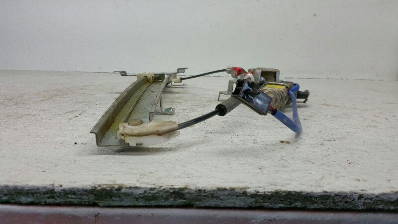1998-2004 Nissan Xterra Front Door Regulator LH