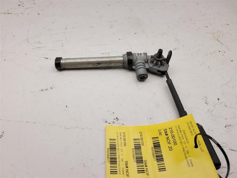 2007-2009 GMC Acadia Front Seat Belt