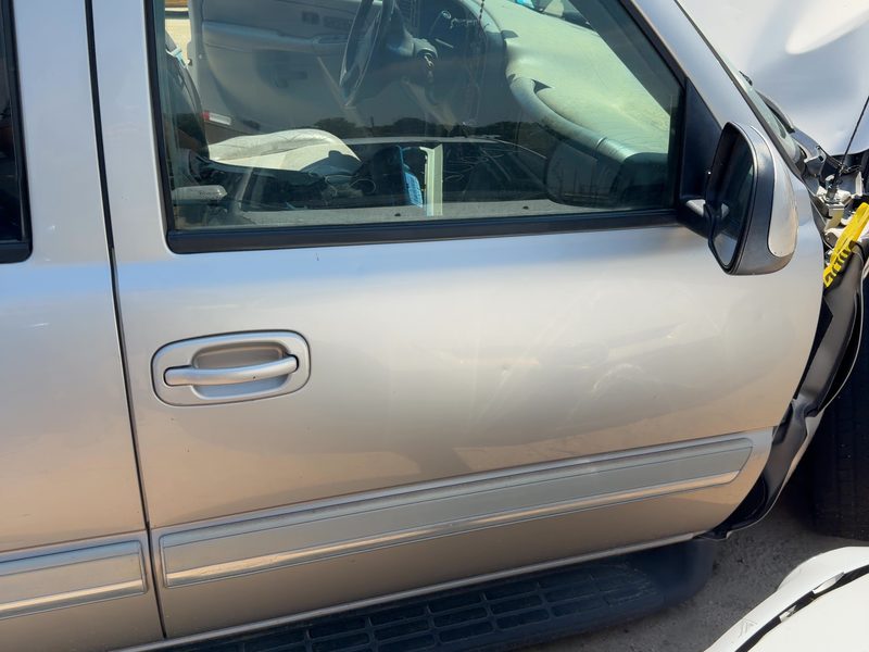 1999-2007 Chevy/gmc Suburban 1500 Series Front Door RH
