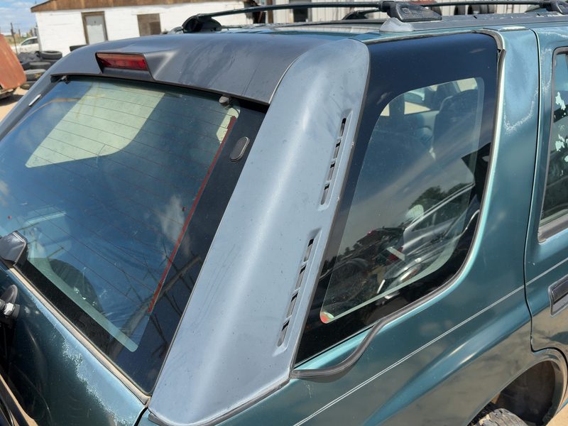 1995 Isuzu Rodeo Quarter Panel Moulding RH