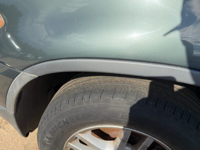 2000-2006 BMW X5 Fender Flare LH