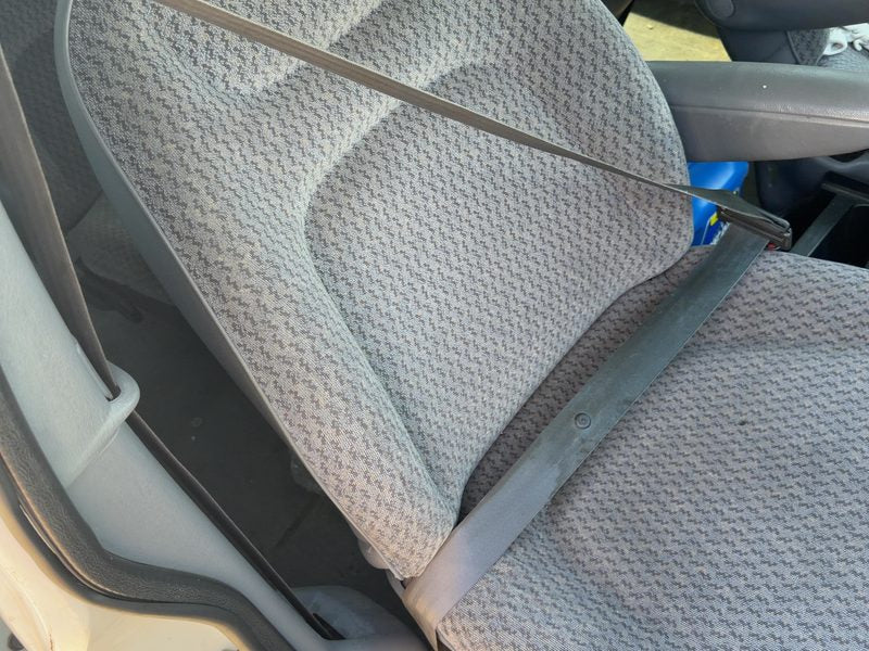 1999 Chrysler Town & Country Front Seat Belt RH