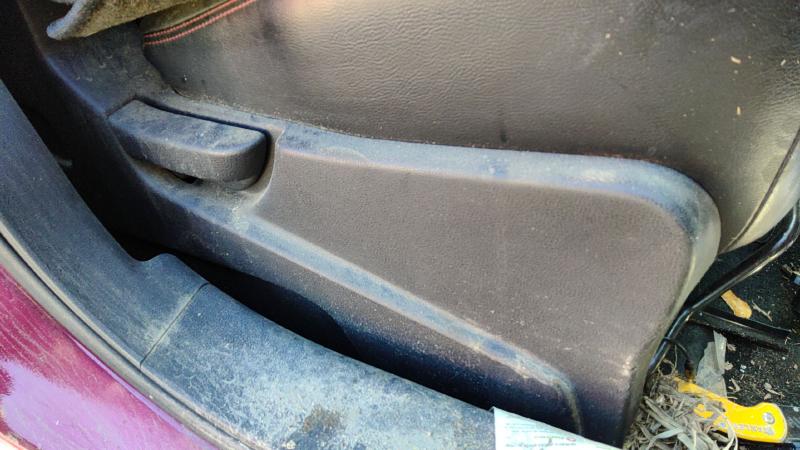 2008 Nissan Rogue Except Sport Seat Track