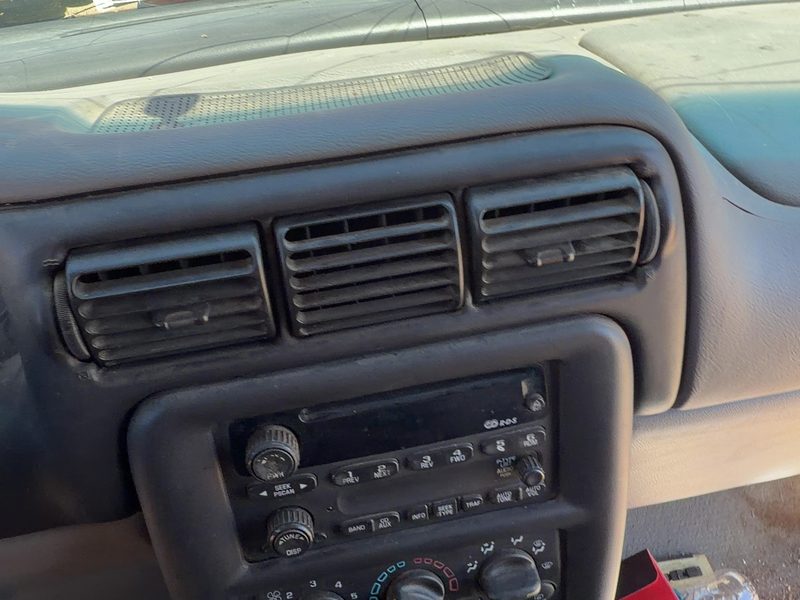 2001-2005 Chevrolet Venture Dash Panel