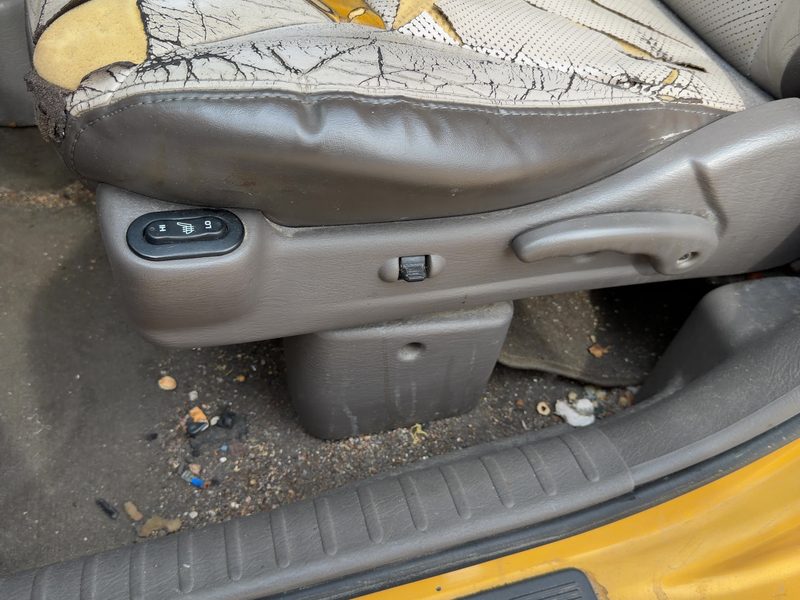 2002 Pt Cruiser Seat Track LH