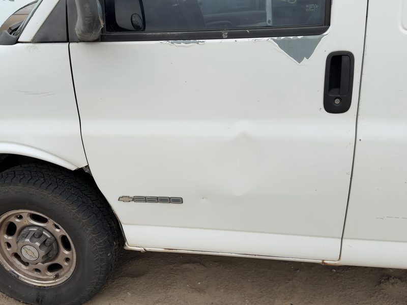 1996-2002 Chevrolet Van Express 2500 Series Front Door LH