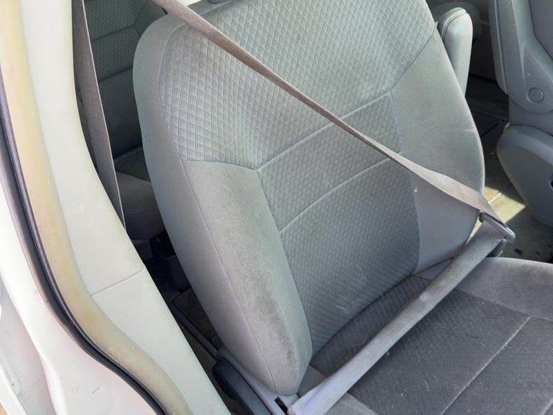 2008-2010 Chrysler Town & Country Front Seat Belt RH
